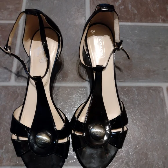 Coach patent leather ankle strap sandal size 9.5 - Picture 1 of 4